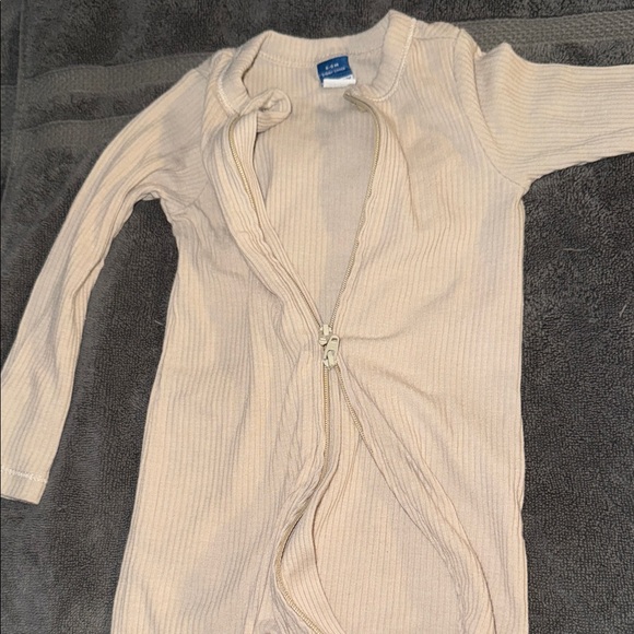 Cozy Kids One Piece Set - Cream and Green - Picture 6 of 6